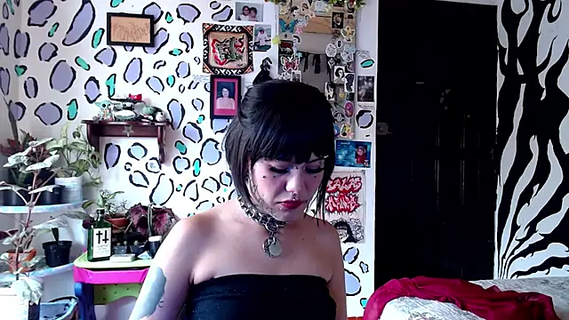 Snapshot of MistressMariam_ chatting on September 2025 04:00:02 PM MistressMariam online show from September 2025 04:00:02 PM