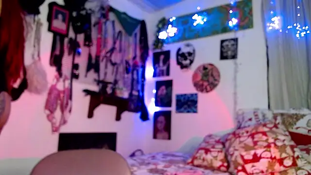 Snapshot of MistressMariam_ chatting on December 2025 11:43:02 PM MistressMariam online show from December 2025 11:43:02 PM