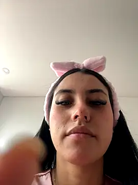 Snapshot of Victoria_alson chatting on November 2025 02:51:02 PM Victoria alson online show from November 2025 02:51:02 PM