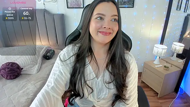 Snapshot of amaia_monet chatting on January 2026 05:39:01 PM amaia monet online show from January 2026 05:39:01 PM