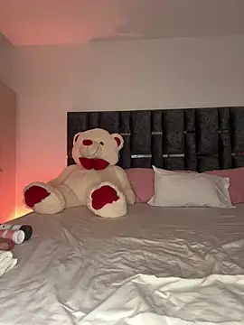 Snapshot of Bella-kim- chatting on February 2026 04:51:02 AM Bella-kim- online show from February 2026 04:51:02 AM