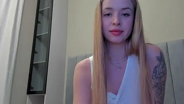 Snapshot of Touch_me chatting on February 2025 08:05:02 PM Touch me online show from February 2025 08:05:02 PM