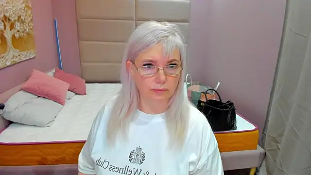 Hella Fabel online show from June 2026 01:16:01 AM