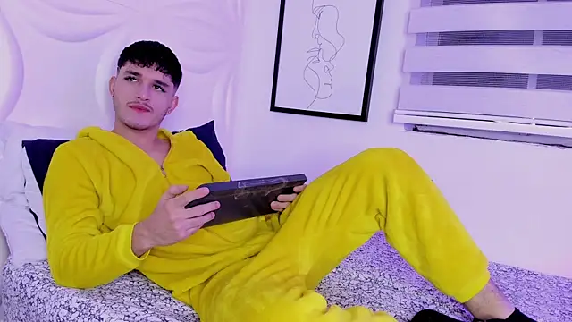 Snapshot of LiamMuller chatting on October 2025 11:51:02 AM LiamMuller online show from October 2025 11:51:02 AM