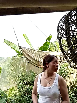 Snapshot of _Helala_ chatting on September 2025 07:19:02 AM Helala online show from September 2025 07:19:02 AM