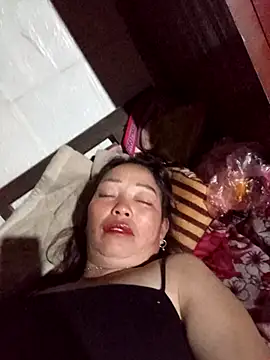 Snapshot of _Helala_ chatting on October 2025 05:45:02 PM Helala online show from October 2025 05:45:02 PM