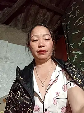 Snapshot of _Helala_ chatting on November 2025 03:34:02 PM Helala online show from November 2025 03:34:02 PM