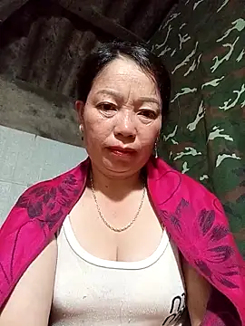 Snapshot of _Helala_ chatting on November 2025 07:10:01 PM Helala online show from November 2025 07:10:01 PM