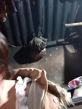 Snapshot of _Helala_ chatting on December 2025 11:54:01 PM Helala online show from December 2025 11:54:01 PM