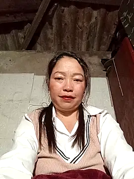 Snapshot of _Helala_ chatting on December 2025 03:05:01 PM Helala online show from December 2025 03:05:01 PM