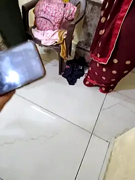 Hot modal online show from April 2026 04:44:01 PM