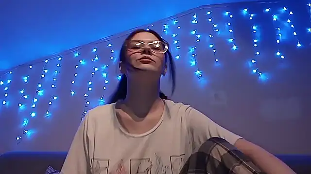 LaVostraDorothy online show from March 2026 08:52:01 PM