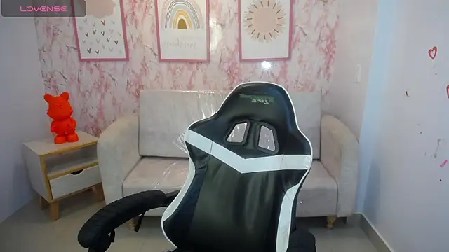 Kylie ch1 online show from October 2025 10:52:02 AM