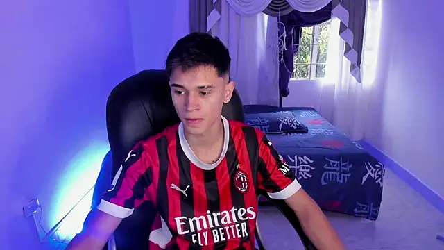 Aron Boyy online show from October 2025 08:16:02 PM