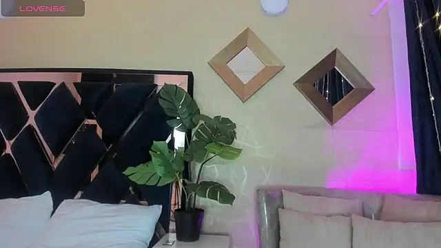 Valery Brand online show from April 2026 11:33:01 AM