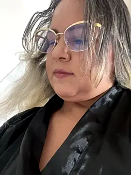 Snapshot of Lucy_Milf_474 chatting on October 2025 11:39:02 AM Lucy Milf 474 online show from October 2025 11:39:02 AM