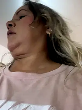 Snapshot of Lucy_Milf_474 chatting on October 2025 11:58:01 AM Lucy Milf 474 online show from October 2025 11:58:01 AM