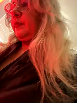 Snapshot of Lucy_Milf_474 chatting on November 2025 11:45:01 AM Lucy Milf 474 online show from November 2025 11:45:01 AM