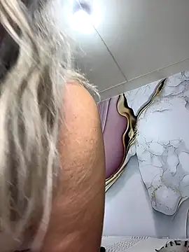 Snapshot of Lucy_Milf_474 chatting on November 2025 10:59:02 AM Lucy Milf 474 online show from November 2025 10:59:02 AM