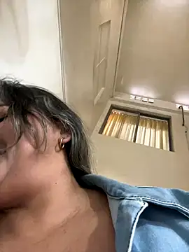 Snapshot of Lucy_Milf_474 chatting on November 2025 11:44:01 AM Lucy Milf 474 online show from November 2025 11:44:01 AM