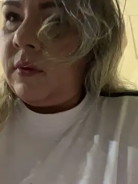 Snapshot of Lucy_Milf_474 chatting on November 2025 11:56:02 AM Lucy Milf 474 online show from November 2025 11:56:02 AM