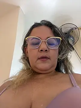 Snapshot of Lucy_Milf_474 chatting on December 2025 11:36:02 AM Lucy Milf 474 online show from December 2025 11:36:02 AM