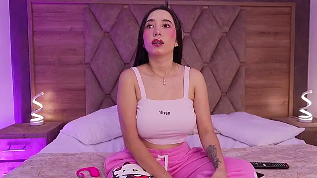 Snapshot of chloegils_ chatting on November 2025 03:34:01 PM chloegils online show from November 2025 03:34:01 PM