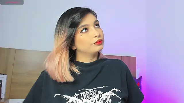 Snapshot of Akatsumi_ chatting on October 2025 09:37:01 PM Akatsumi online show from October 2025 09:37:01 PM