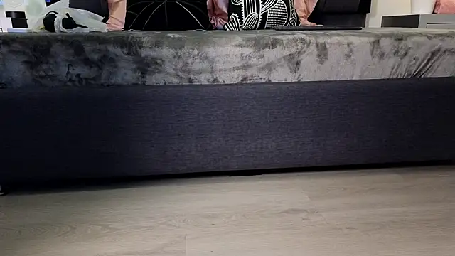 Calipso Parisi online show from November 2025 12:39:02 PM