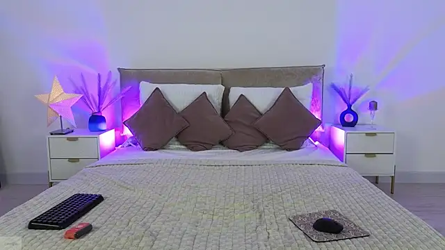 Snapshot of Jules_night chatting on November 2025 09:57:01 PM Jules night online show from November 2025 09:57:01 PM