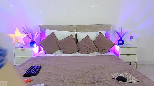 Snapshot of Jules_night chatting on November 2025 09:26:01 PM Jules night online show from November 2025 09:26:01 PM