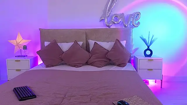 Jules night online show from April 2026 09:24:01 PM