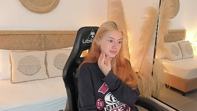 Snapshot of daniand_ chatting on September 2025 11:45:01 AM daniand online show from September 2025 11:45:01 AM