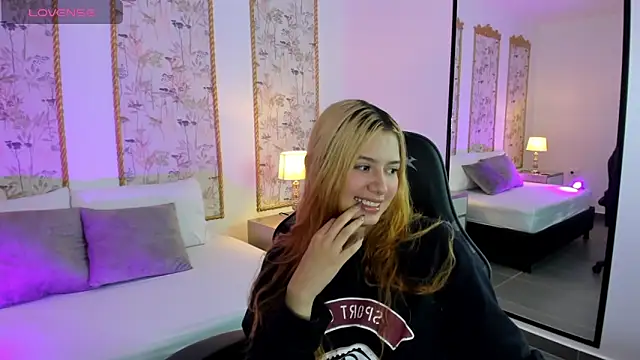 Snapshot of daniand_ chatting on November 2025 02:13:01 AM daniand online show from November 2025 02:13:01 AM