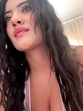 Snapshot of Lu090_ chatting on October 2025 03:42:01 PM Lu090 online show from October 2025 03:42:01 PM