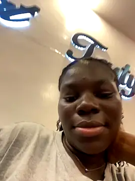 Snapshot of CBonita chatting on September 2025 05:57:02 PM CBonita online show from September 2025 05:57:02 PM