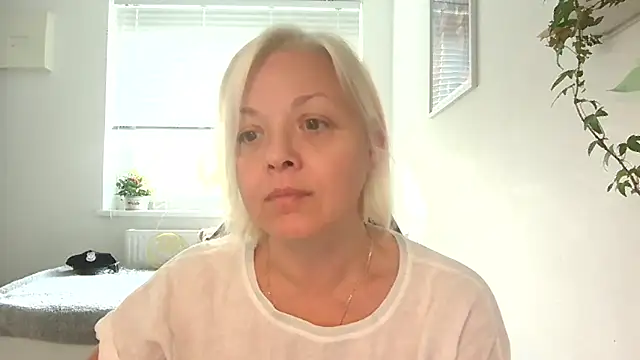 Linsy Kim online show from October 2025 07:31:01 AM