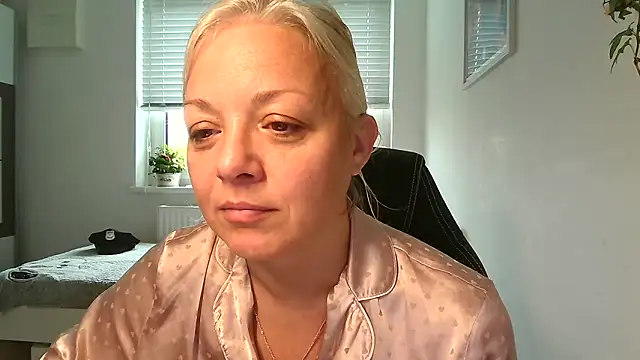 Linsy Kim online show from October 2025 07:05:02 AM