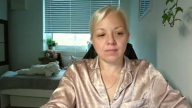 Linsy Kim online show from November 2025 06:55:01 AM