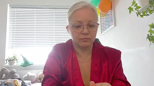 Linsy Kim online show from February 2026 09:54:01 AM