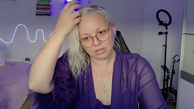 Linsy Kim online show from April 2026 05:00:01 PM