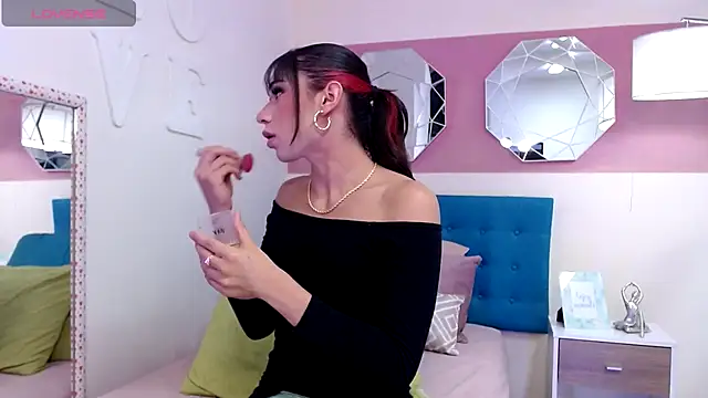 NicoletBlossom online show from November 2025 12:02:02 PM