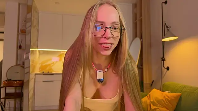 BritaKiss online show from March 2026 03:23:01 AM