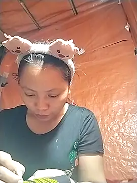 venu00 online show from September 2025 01:42:02 AM