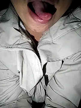 venu00 online show from December 2025 10:49:02 PM