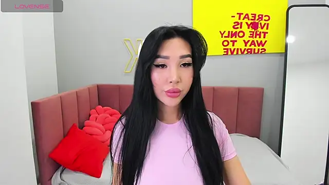 Jennifer Munoz online show from September 2025 02:57:02 AM