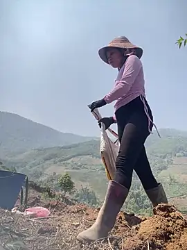 Ngoc-bbi online show from April 2026 03:48:01 AM