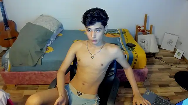 Snapshot of AliottTwink chatting on January 2026 04:16:01 AM AliottTwink online show from January 2026 04:16:01 AM