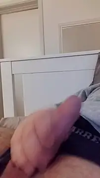 Snapshot of NewJoiner chatting on December 2025 06:26:01 PM NewJoiner online show from December 2025 06:26:01 PM