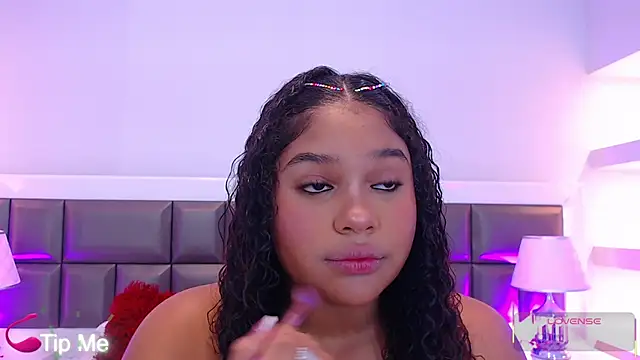 LennaEvans online show from November 2025 11:00:01 AM